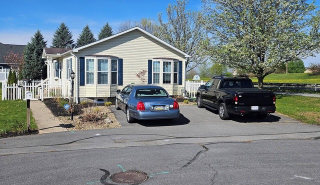 PSU Graduation 3-bedroom house 4.9 miles to State College great for groups