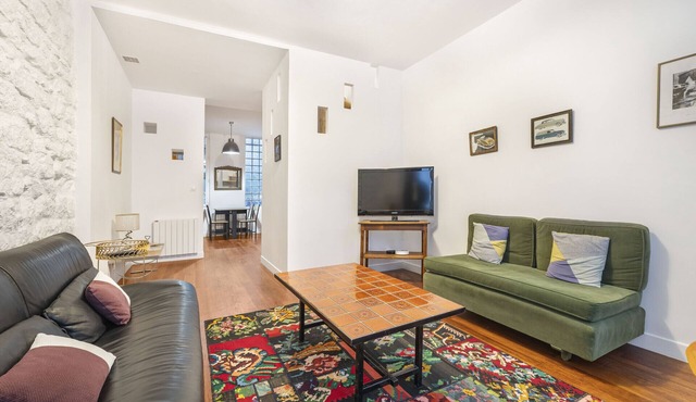 Psychédelique, 2BR/2BA, 4 people