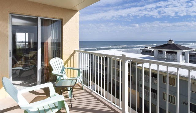 PT608 - Family Friendly Beachfront 2/2 condo - Walk to shopping/dining