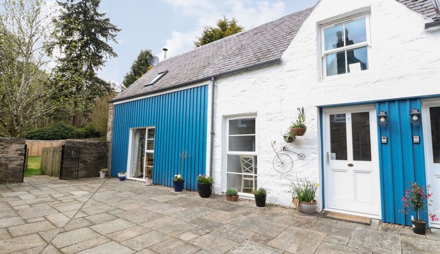 PUCCINI, pet friendly, character holiday cottage in Strathtay