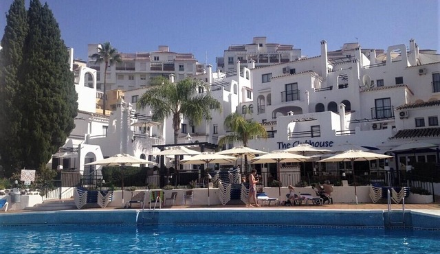 Pueblo Evita seaview apartment, lovely pool area in Benalmadena, close to beach!