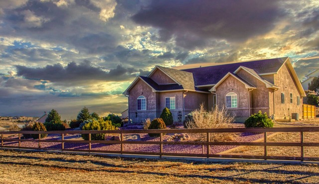 Pueblo 'Five Star Pikes Peak View' Home w/Hot Tub