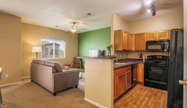 ~Pueblo Paradise~nCome Inside, Your Enchanting Oasis Awaits!
