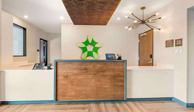 Pueblo Stylish King Studio + Free Breakfast & Gym