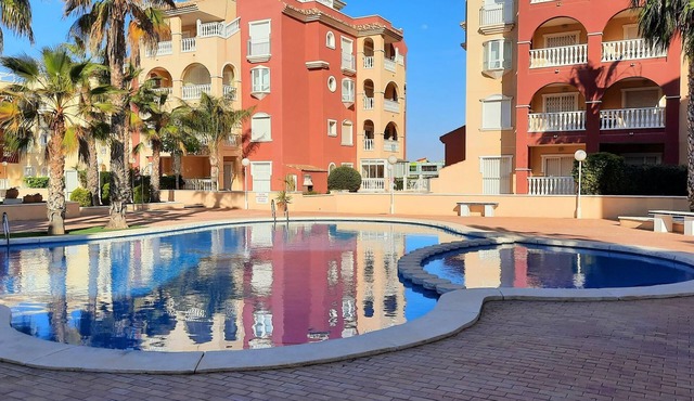 Puerto Marina 3 bedroom 2 bathroom ground floor apartment with large terrace.