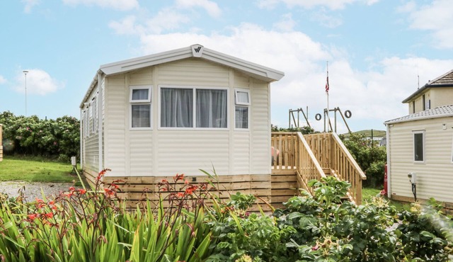 PUFFIN, pet friendly, country holiday cottage in St Bees