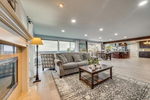 Puget Sound Views! Serene Federal Way Retreat