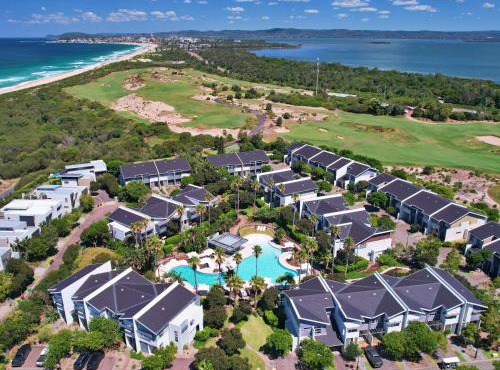 Pullman Magenta Shores Resort