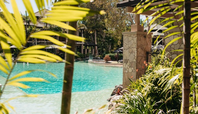 Pullman Palm Cove Sea Temple Resort and Spa