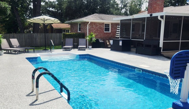 Pumba's Pad-Summerville-PRIVATE POOL-GAME ROOM-DOGS OK