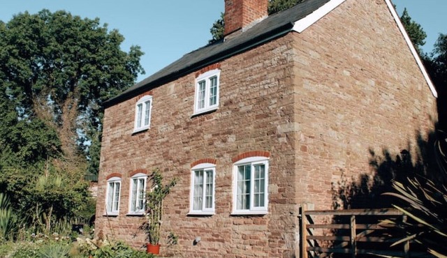 Pump Cottage - Cosy Herefordshire Cottage