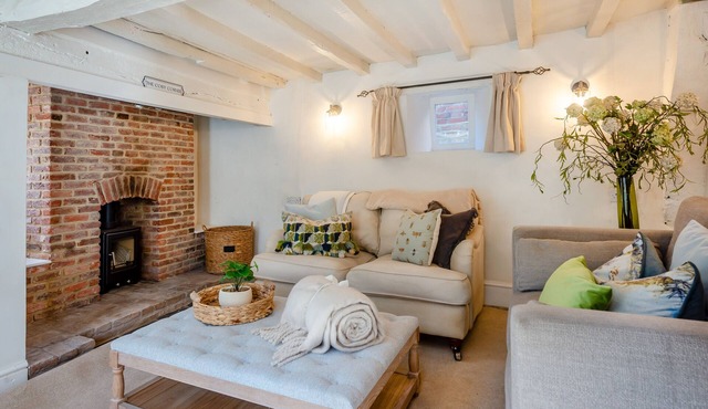 Pump Cottage - Two Bedroom House, Sleeps 4