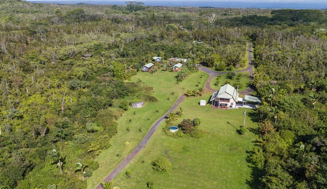 Puna Rainforest Retreat Hot Spring-Ocean views on 20 acre Estate