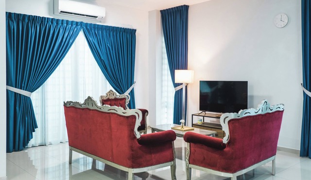 Puncak Alam Double Storey 10pax Family Free-wifi