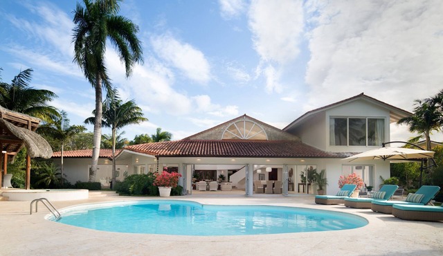 Punta Aguila Spectacular 4 Bdr/6 Bath Free Golf Cart Chef and Waiter Included