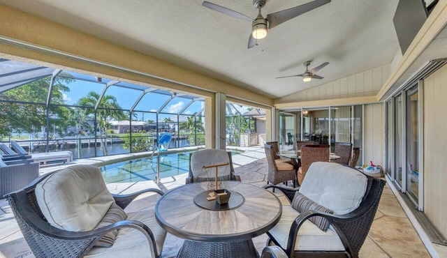 Punta Gorda 3-Bedroom Canalfront Vacation Home with Dock