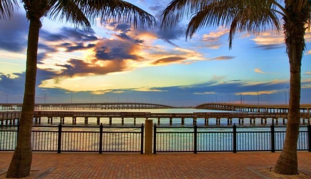 Punta Gorda Isles 3-Bedroom Canalfront Vacation Home with Dock