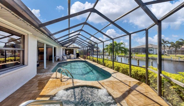 Punta Gorda Isles 3 Bedroom Private Pool+Spa Home on Canal