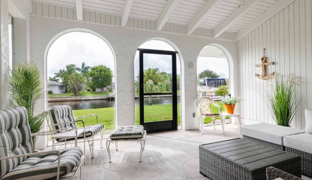 Punta Gorda Isles Canal 2 bedroom Home- Sailboat Access! 15 foot dock!