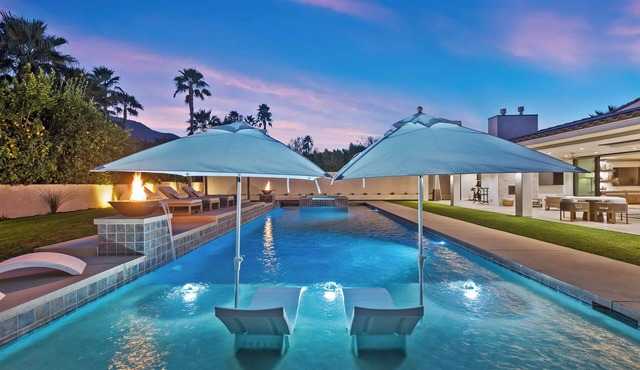Pura Vida Luxe Estate w/Pool, Spa & Pickleball!