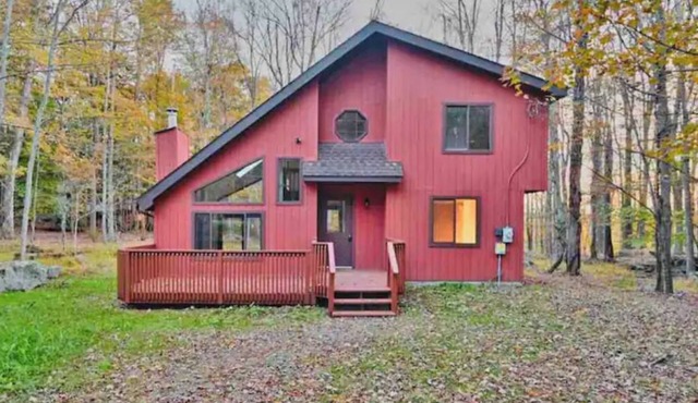 PURA VIDA Poconos’ Oasis @The Hideout Pet Friendly