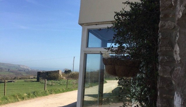 Purbeck cottage near Swanage & Studland - views of Corfe and I of Wight