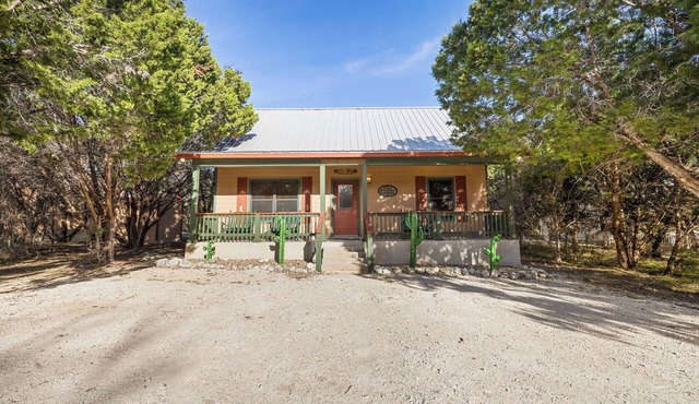 Pure Country @ Frio River Vacation Rentals