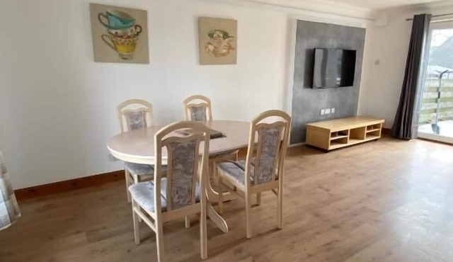 Pure Home Oakley Central with Parking By Three Bridges Apartments