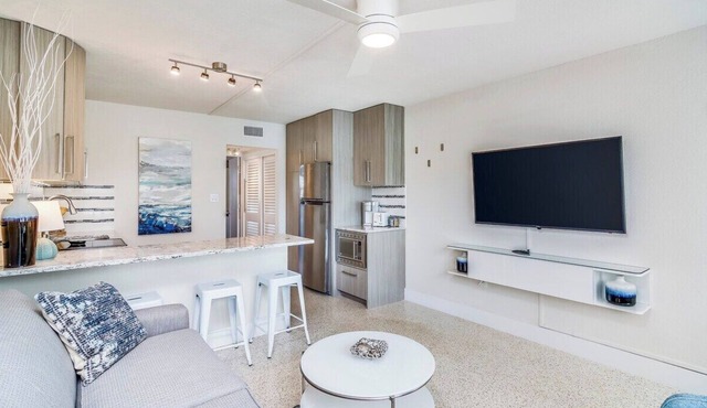 Pure Luxury! New 1br Modern Apt Steps to Beach - Unit E