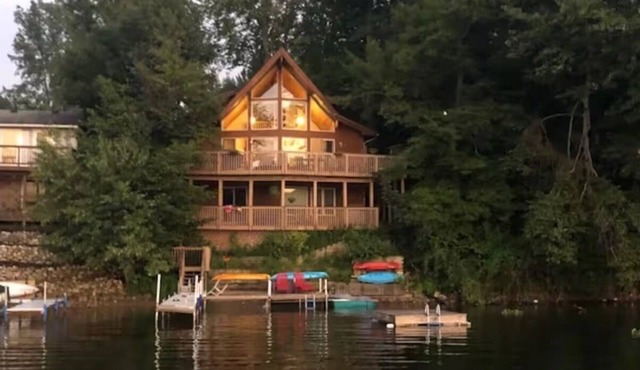 Pure Michigan Lake Chalet – Stunning 4-Season Escape