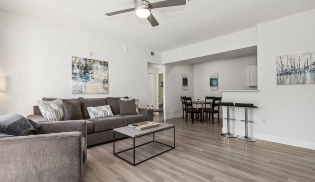 Pure Suites Furnished 2 Bed Glendale Gym Pool
