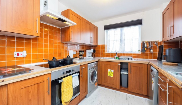 Purfleet, Grays - Cosy 2bd Apartment Lakeside