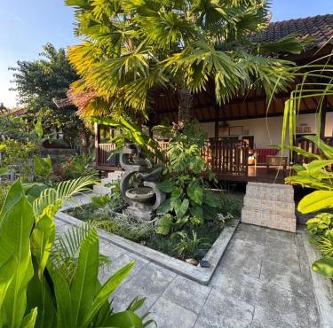 Puri Sari Villas, Restaurant and Bar