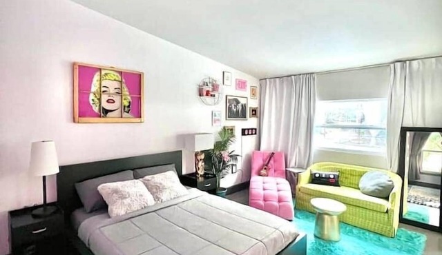 Purple Rain/Pop Culture 2bd 2bth Luxury Pool House