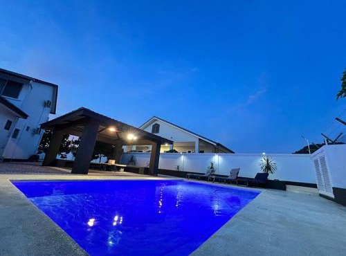 PUTIH Ipoh SaltWater Pool BBQ 5Bed4Bath 19pax