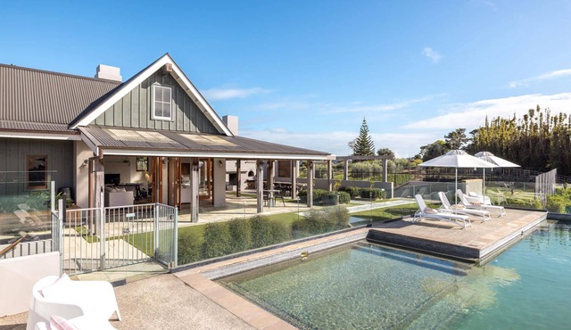 Putiki Estate - Private Bayfront Estate