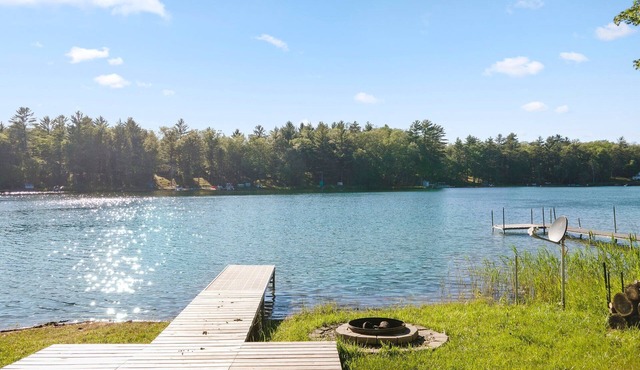 Putman Lake Cabin & Bunkhouse | Beach | AC | Fish