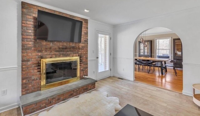 Putnam Valley Estate 4BR - Hot Tub Fireplace by RedAwning