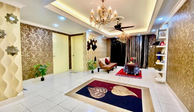 Putravilla Condominium Lovely & Spacious with Public Pool