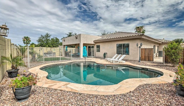 Putting Green and Game Room Goodyear Oasis