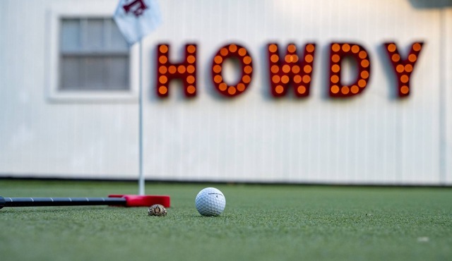 Putting Green + Arcade + Pool Table