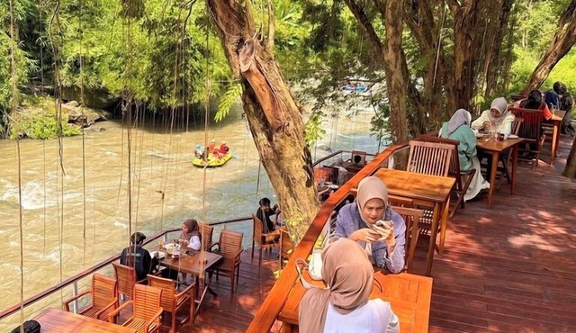 Puunee Wild River Resto & Villa's