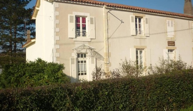 Puy De Serre:House for 6 near MERVENT