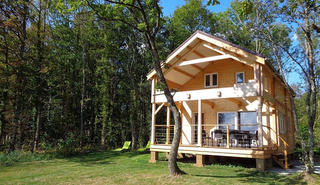 Puy Montaly, chalet "le Pariou", calm, nature, private fishing pond