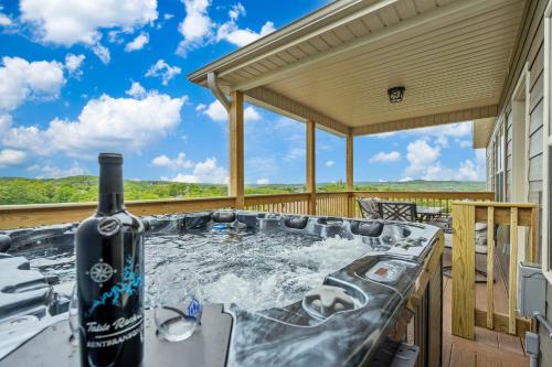 Pvt Hot Tub, Stonebridge Golf Course On Site, Ozark Views, Near Silver Dollar City w Free Tickets!