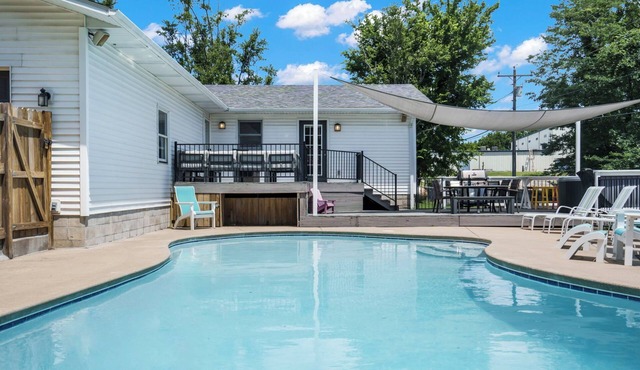 Pvt Outdoor Pool, HotTub & Yard! Near Branson Shows, Games & Ball Fields - Free Daily Tickets!