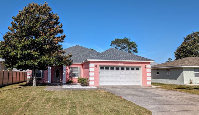 Pvt Pool, 4-bdr Sleeps 12, 5 min from 30a n