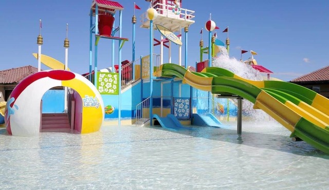PVZ 82| Pool, Slides & Zion Views * Patio dining