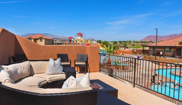 PVZ109|Overlooking Water Park! Roof Deck Pool View