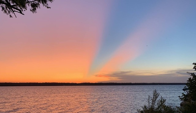 Pymatuning 5 Bedroom - Lake access - Sleeps 12 New for 2023 - boat mooring/dock